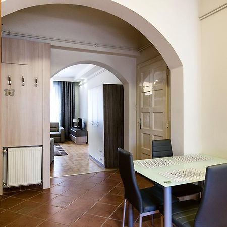 Apartment at Nagymező Budapest Kültér fotó