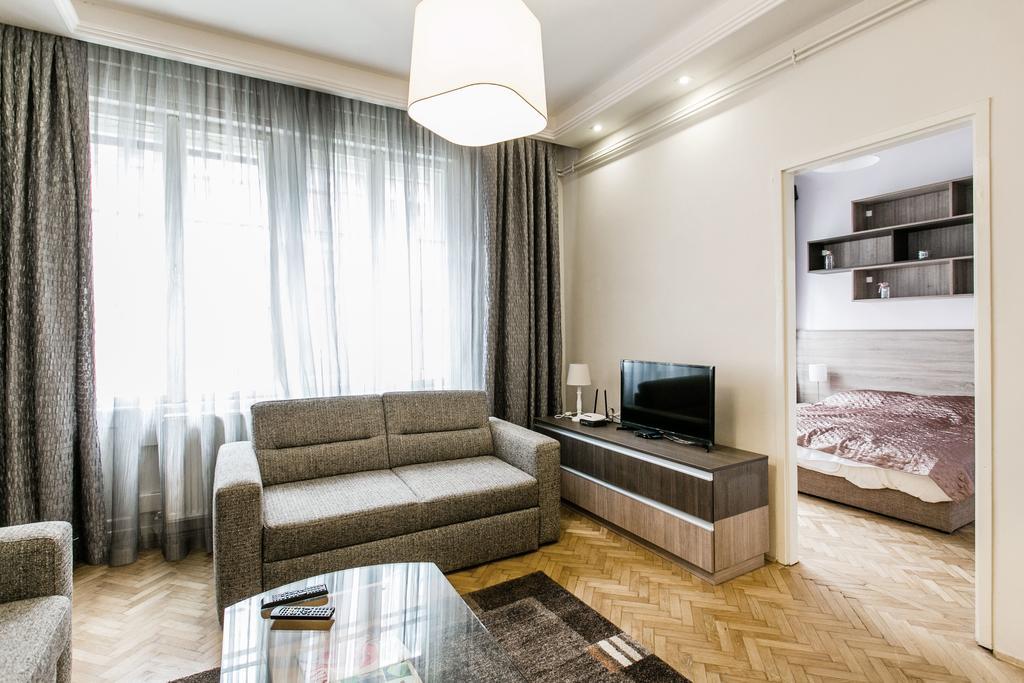 Apartment at Nagymező Budapest Kültér fotó
