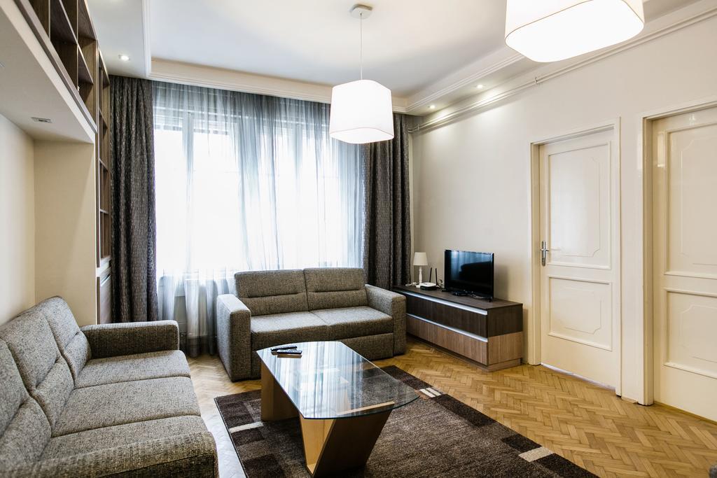 Apartment at Nagymező Budapest Kültér fotó