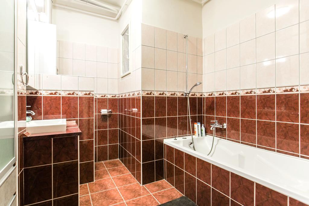 Apartment at Nagymező Budapest Kültér fotó