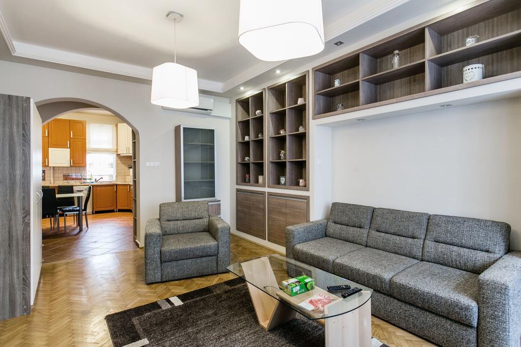 Apartment at Nagymező Budapest Kültér fotó